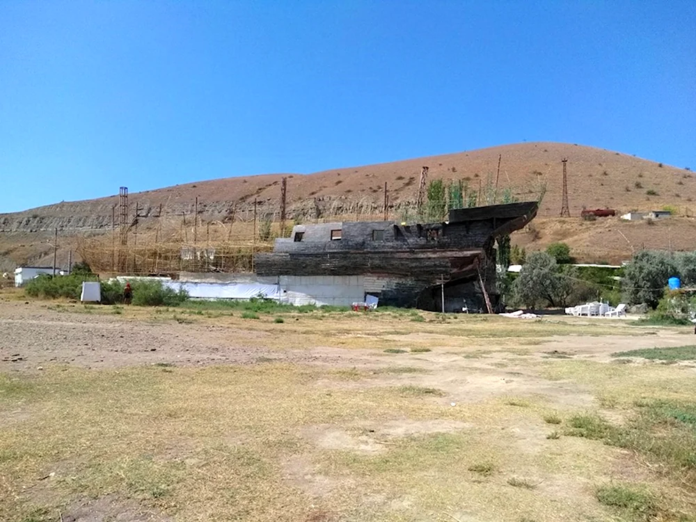 Бухта Бугаз Крым корабль