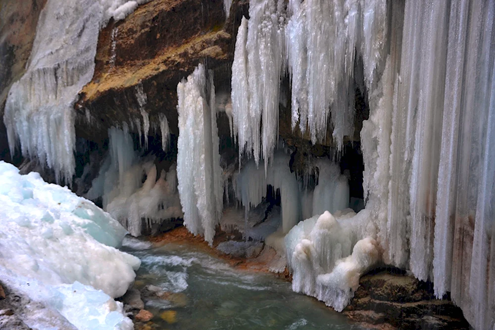 Чегемские водопады зимой