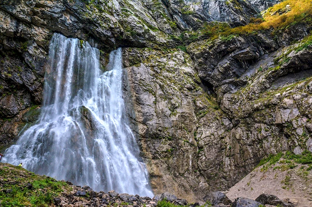 Гегский водопад нарисовать