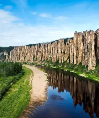 Якутия река синяя Синские столбы