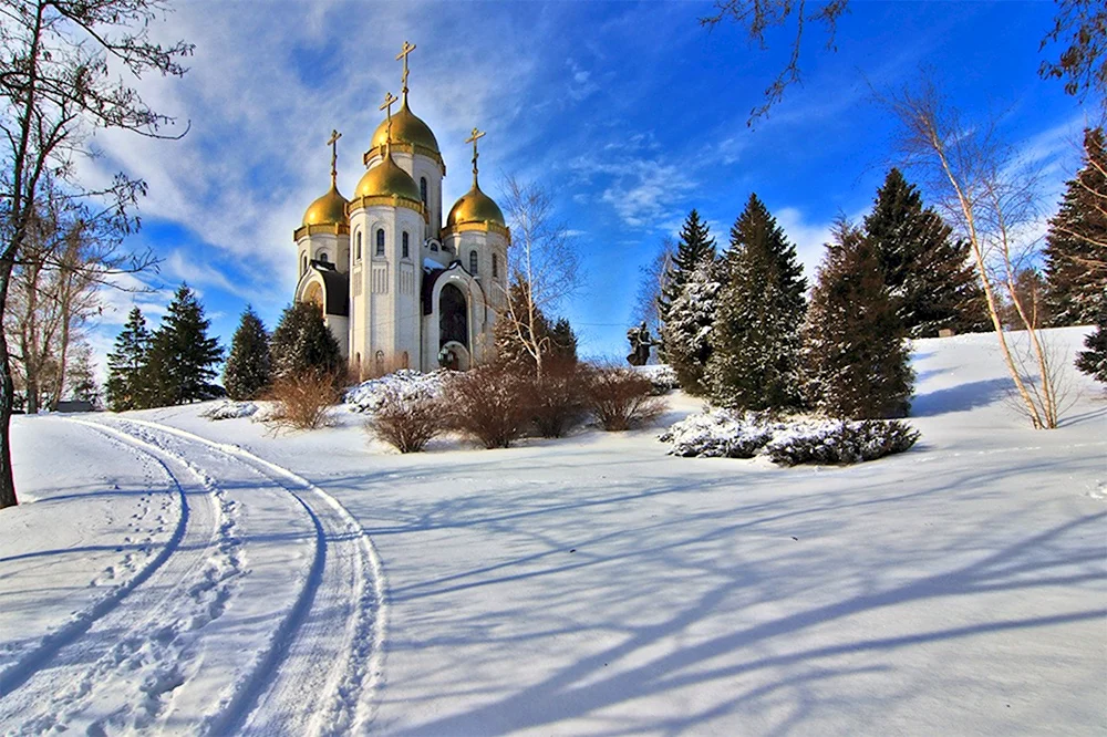 Храм зима