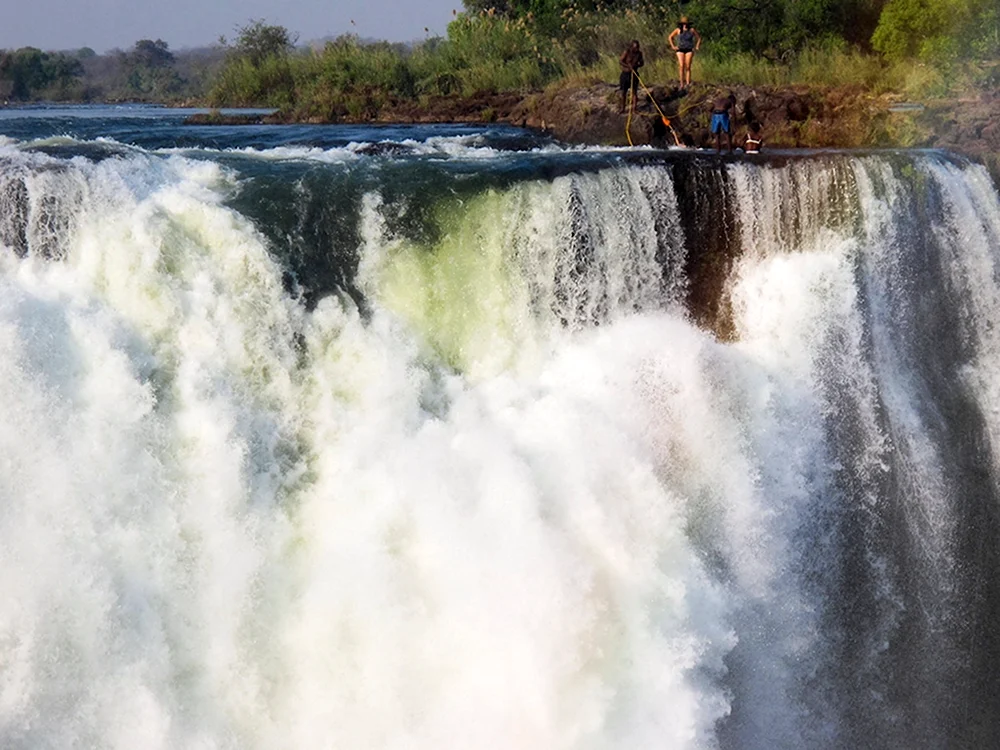 Купель дьявола водопад Виктория