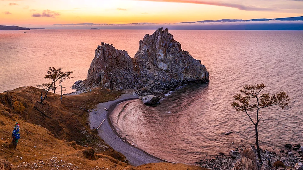 Ольхон мыс Бурхан скала Шаманка