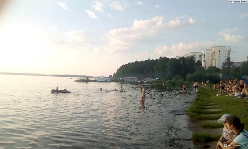 Озеро Исеть Среднеуральск пляж