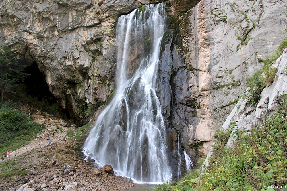 Пицунда Гегский водопад