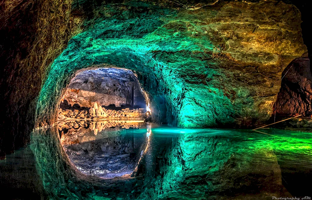 Подземное озеро Seegrotte