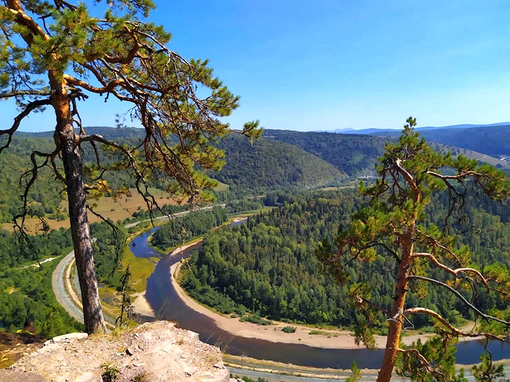 Розовые скалы Уральская Швейцария