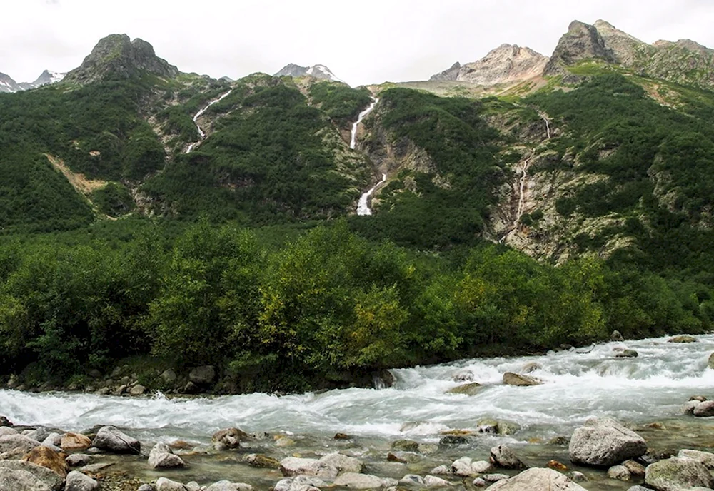 Северная Осетия Дигория водопад три сестры