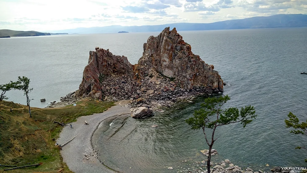 Скала шаман камень Байкал