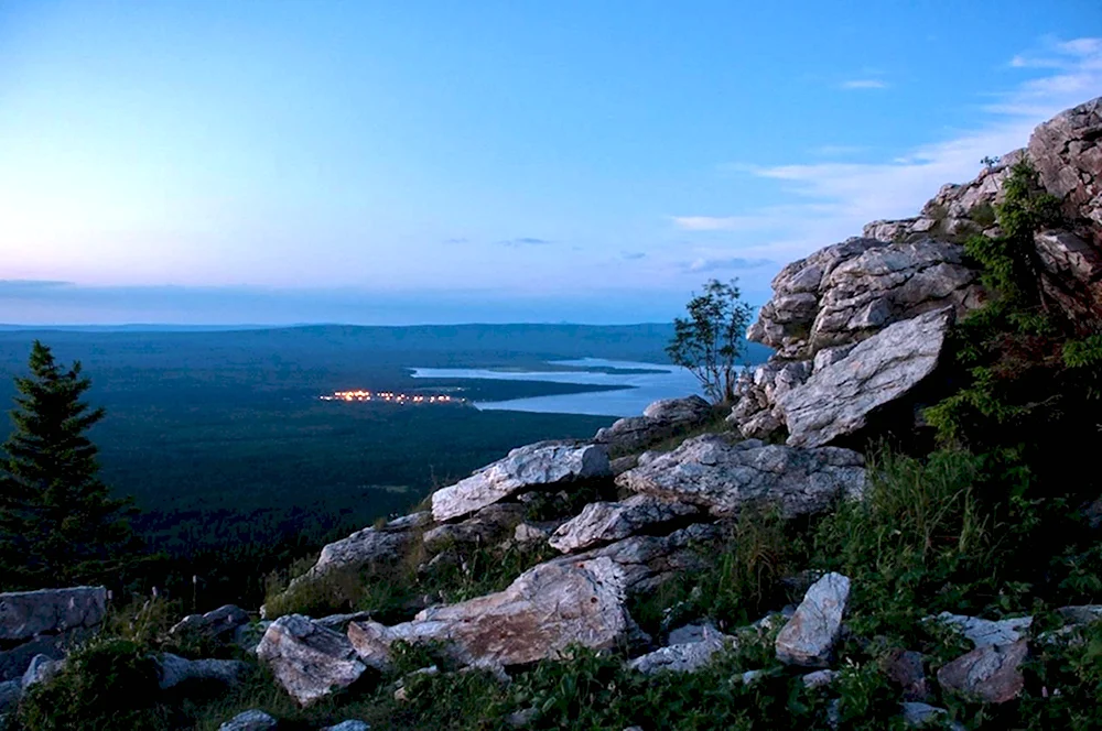 Среднеуральск горы