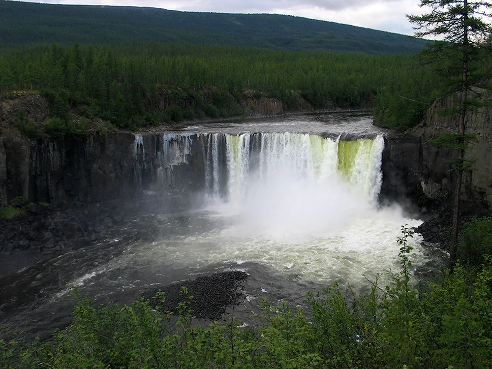 Тальниковый водопад плато Путорана