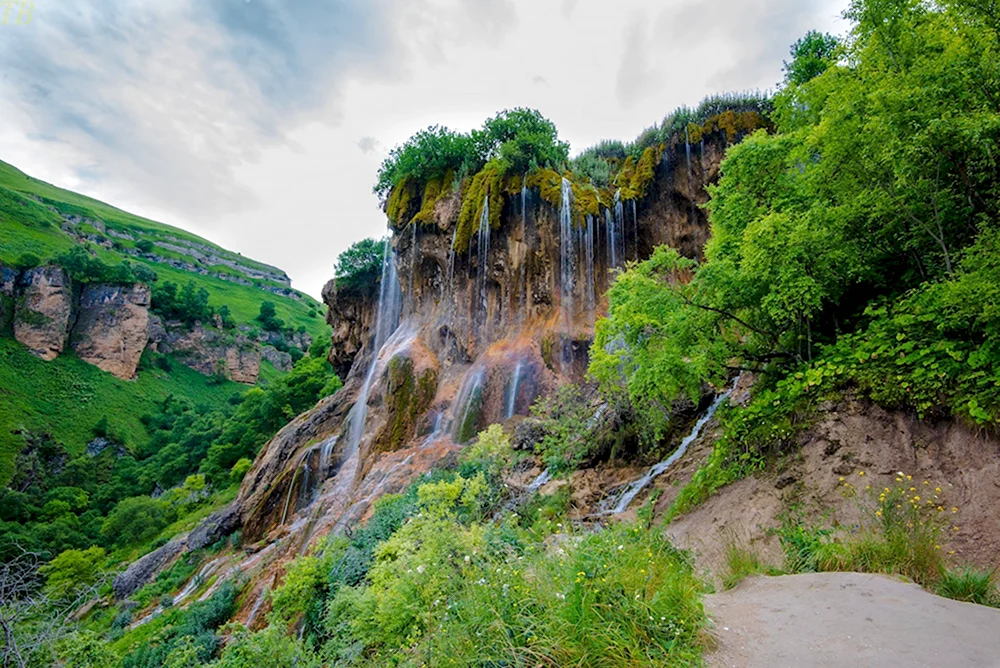 Водопад Чараур Дагестан
