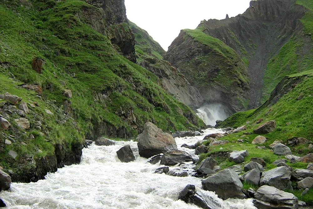 Водопад Чирхалю