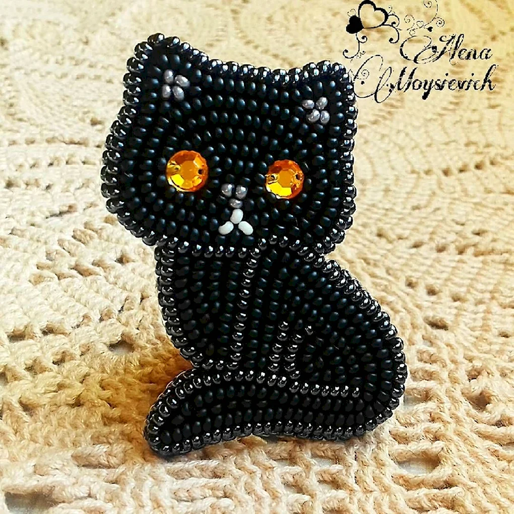 Брошка котик из бисера
