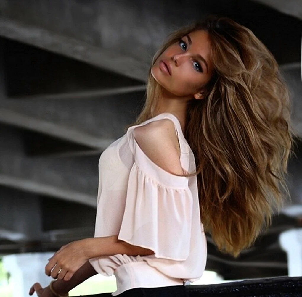 Элина Маслова