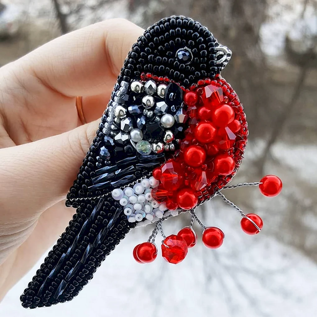 Юлия Батырова броши Снегирь