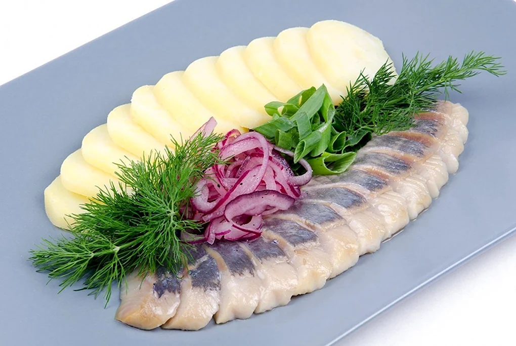 Картошечка с селедочкой и лучком