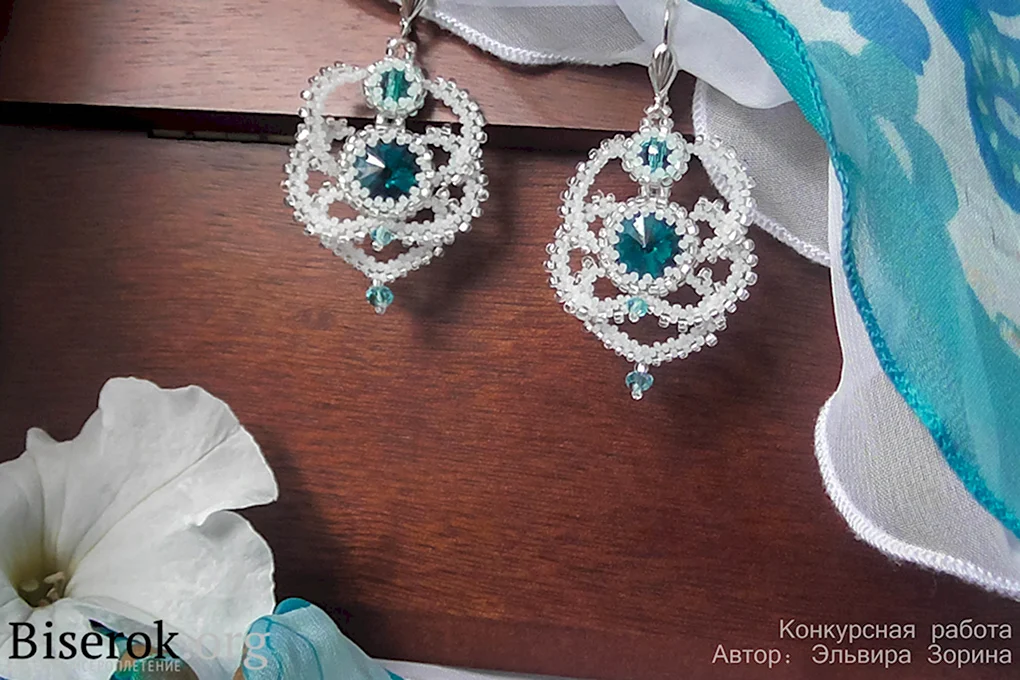 Кружевные серьги из бисера