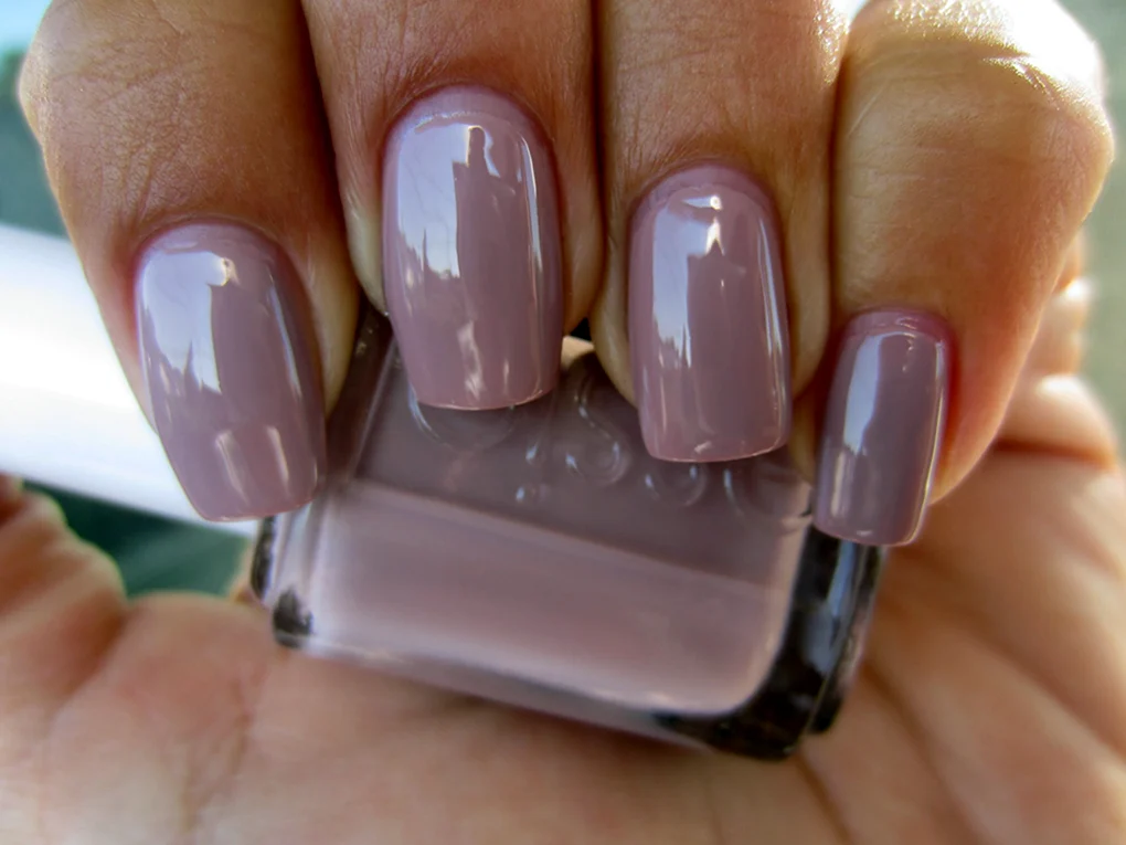 Лак Essie полупрозрачный