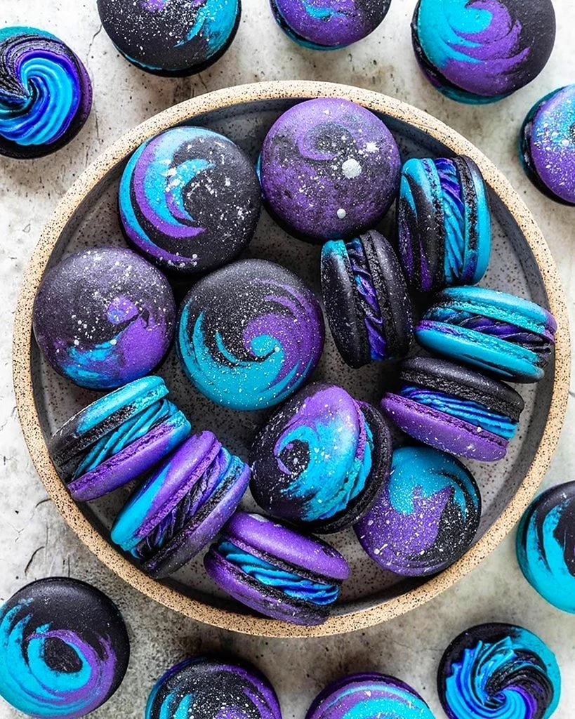 Макаронс космос