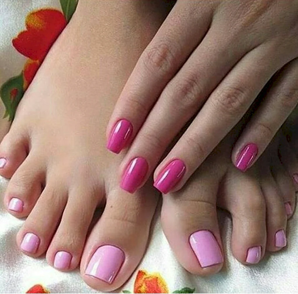 Маникюр и педикюр