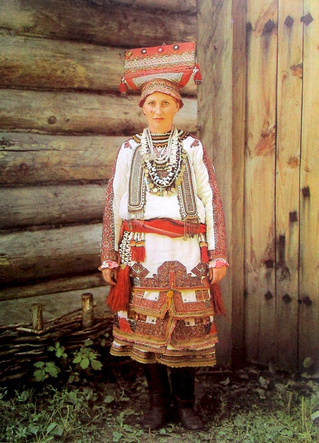 Мордовский национальный костюм эрзя