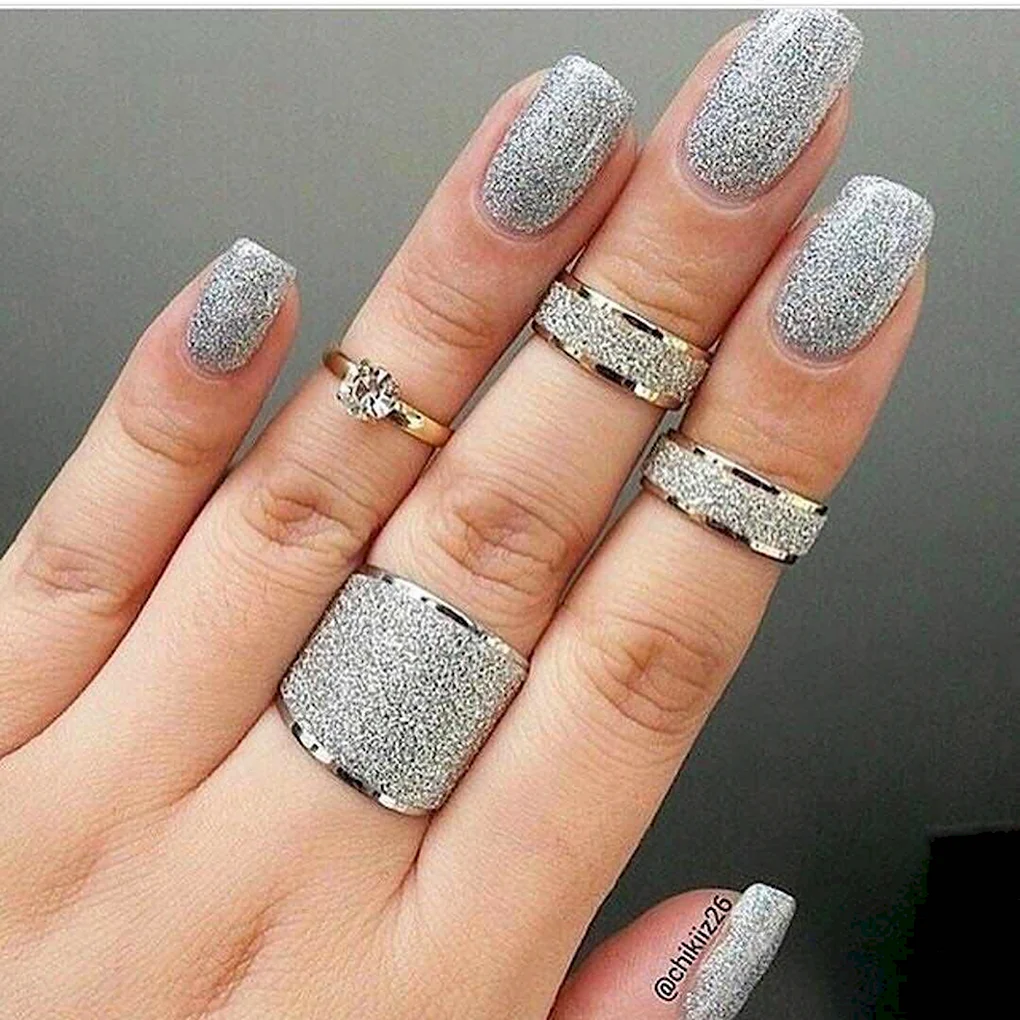 Ногти серебро