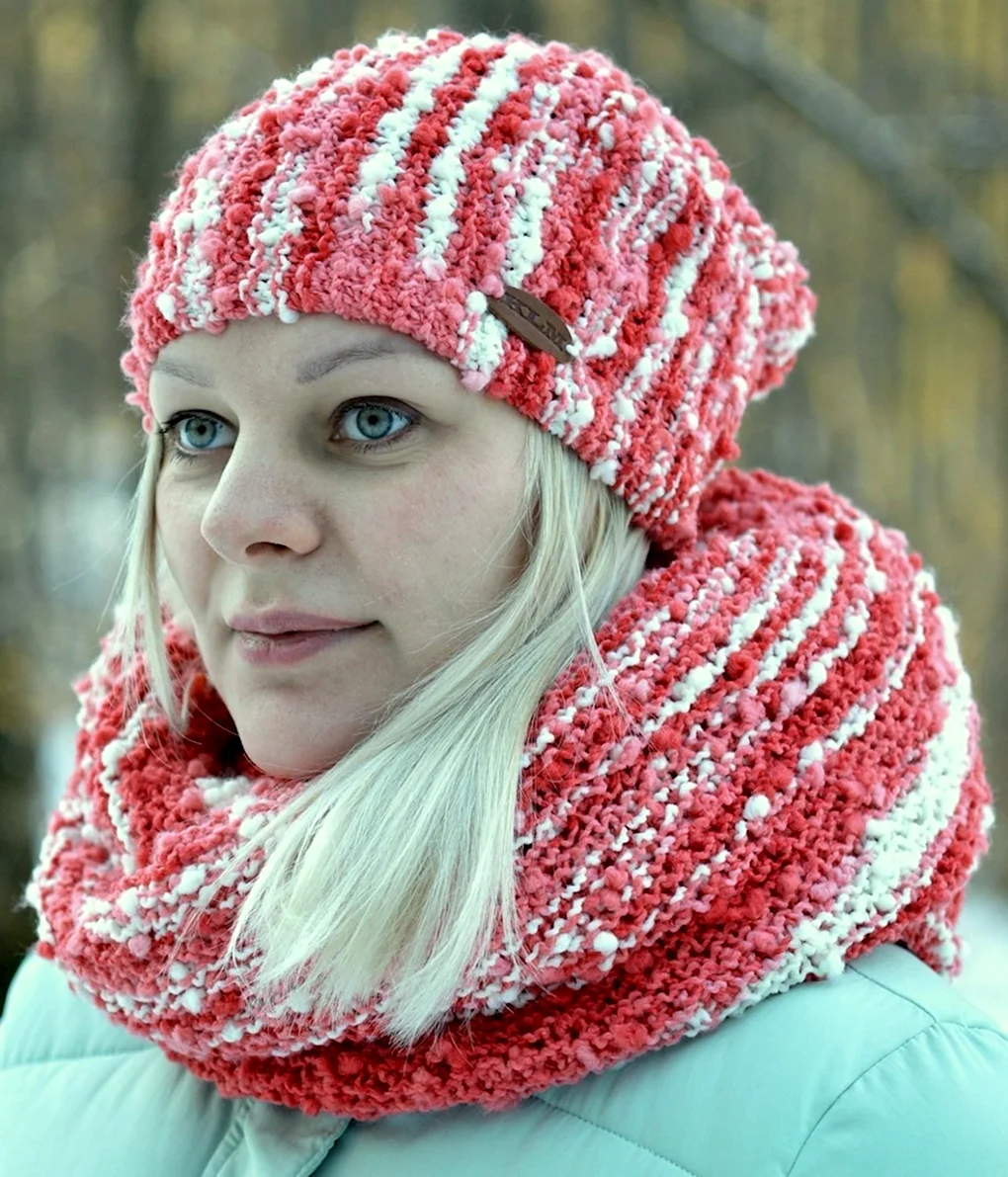 Шапка из плюшевой пряжи для женщин