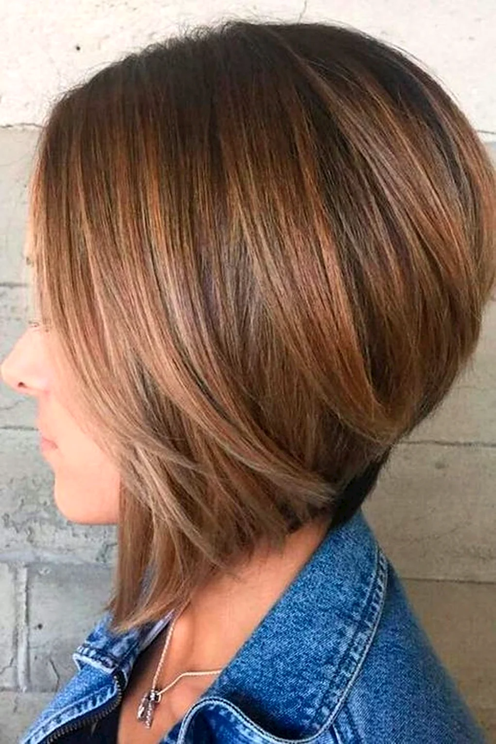 Стрижка Inverted Bob