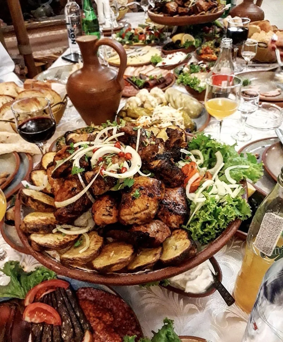 Супра грузинское застолье