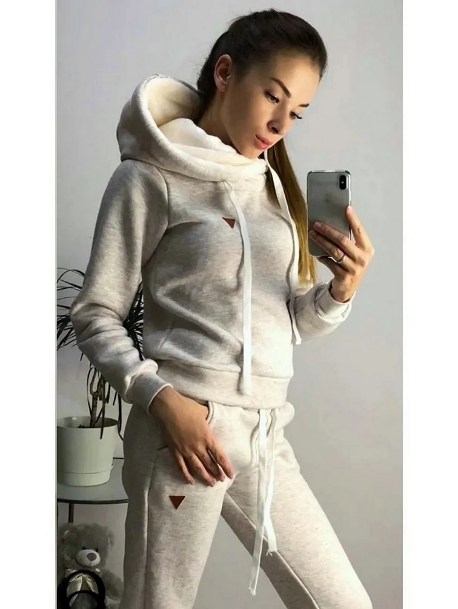 Тёплый спортивный костюм женский