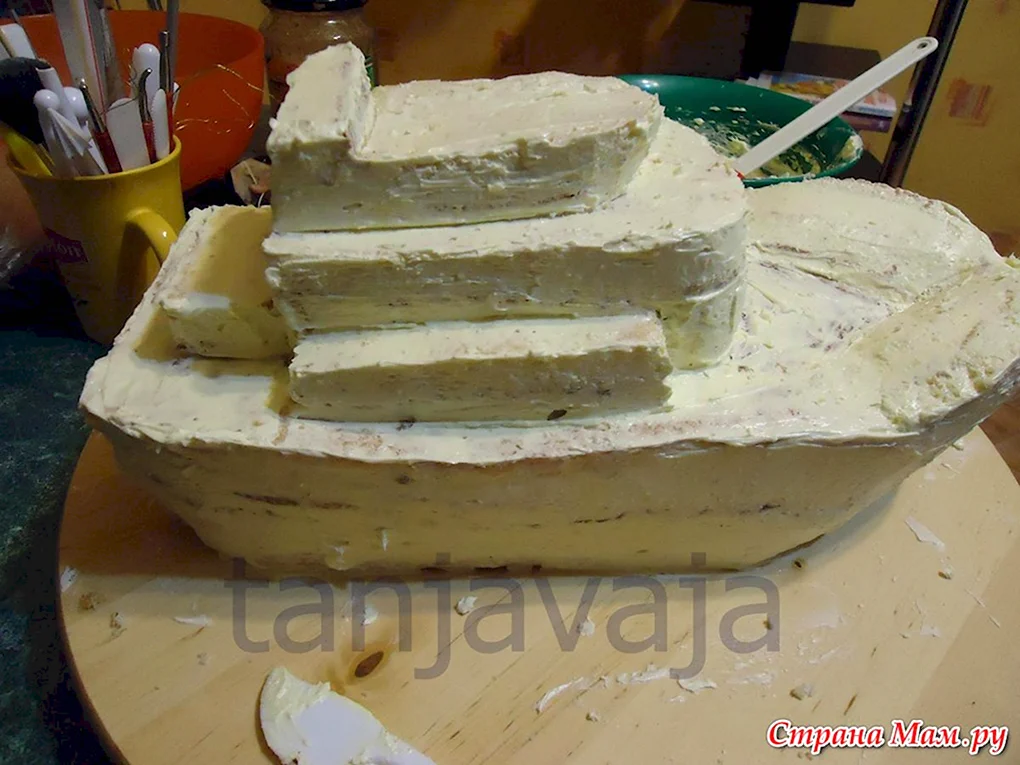 Торт в виде корабля