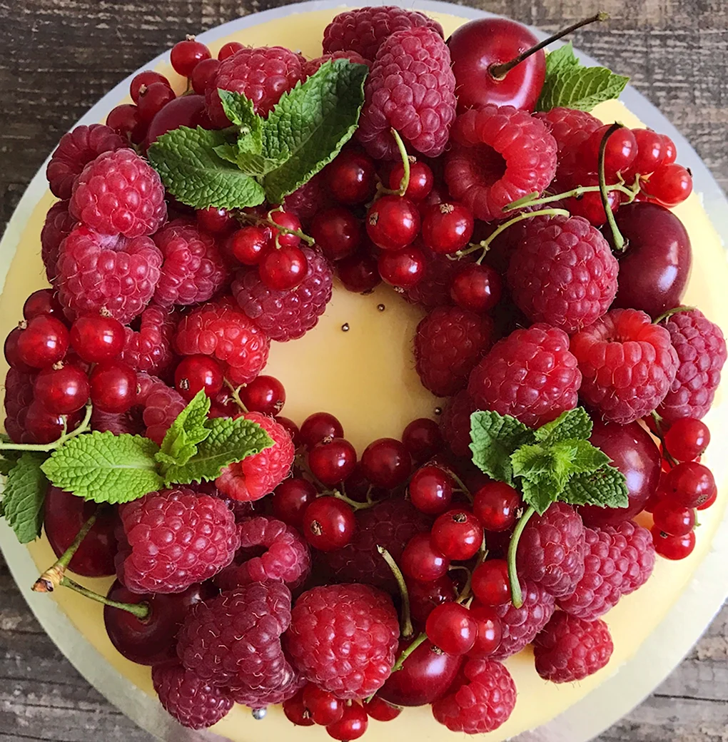 Украшение клубникой