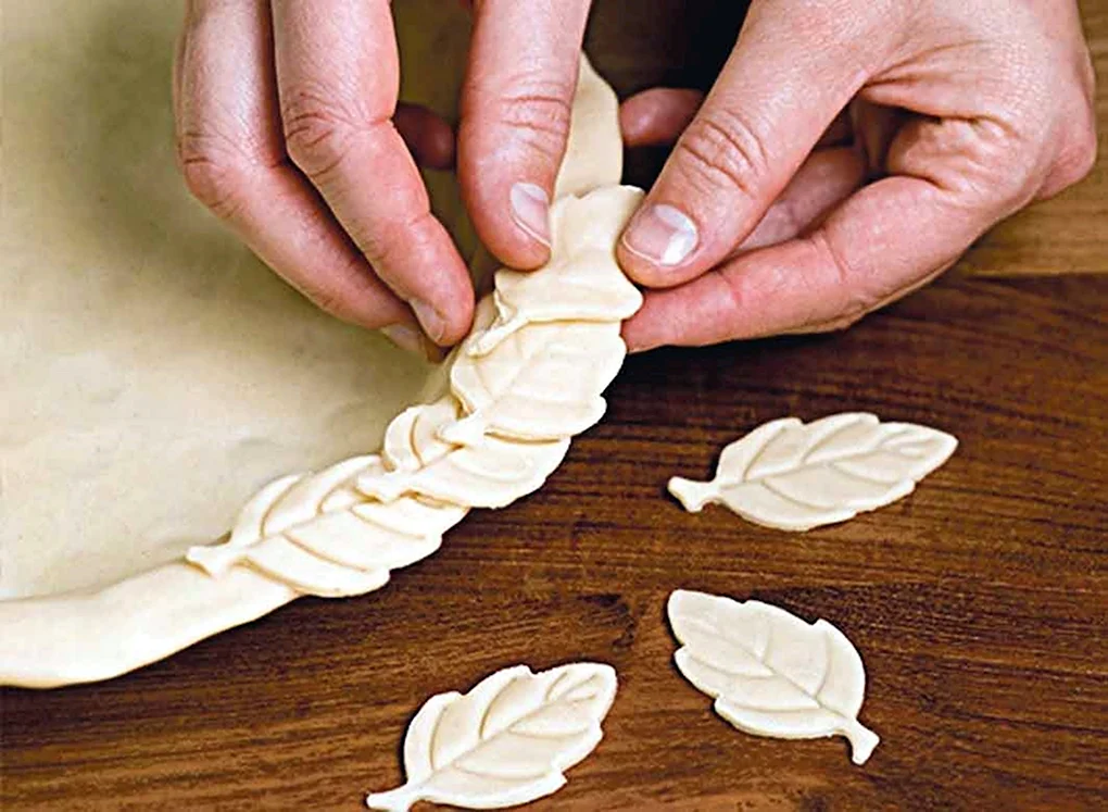 Украшения из теста для пирогов